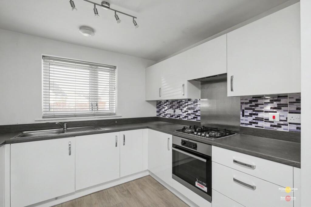Apartment in Milton Keynes, Kingsmead, Shenley Brook End - View 3