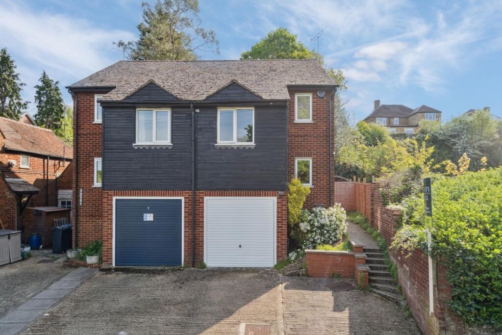 Main image of property: Gravel Hill, Chalfont St. Peter, SL9