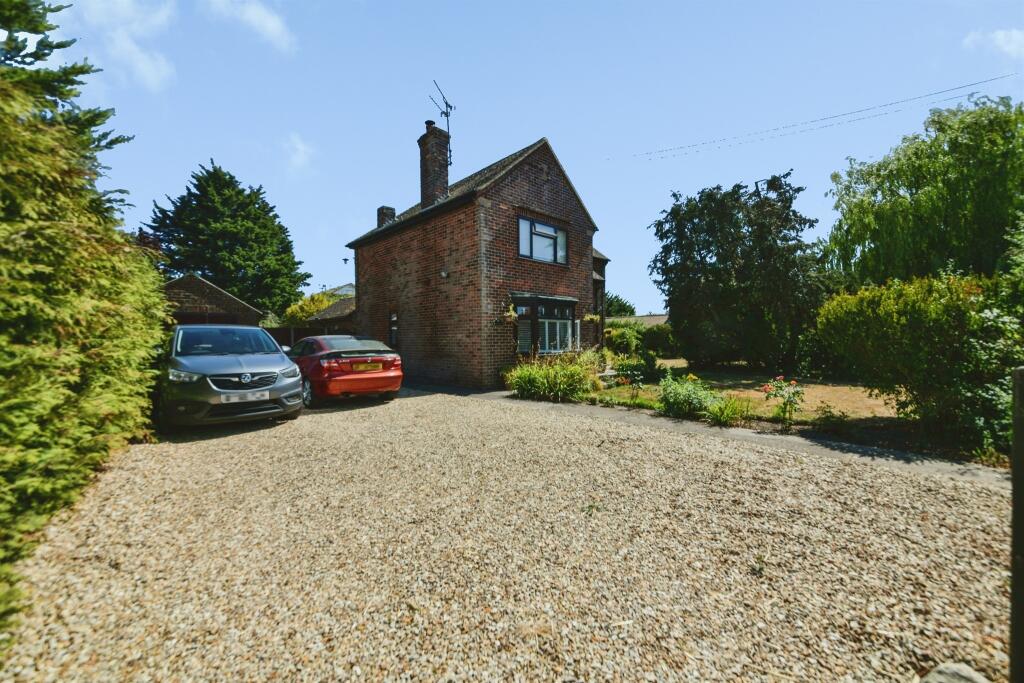 3-bed detached on Main Road, Stickney, Boston, £395,000