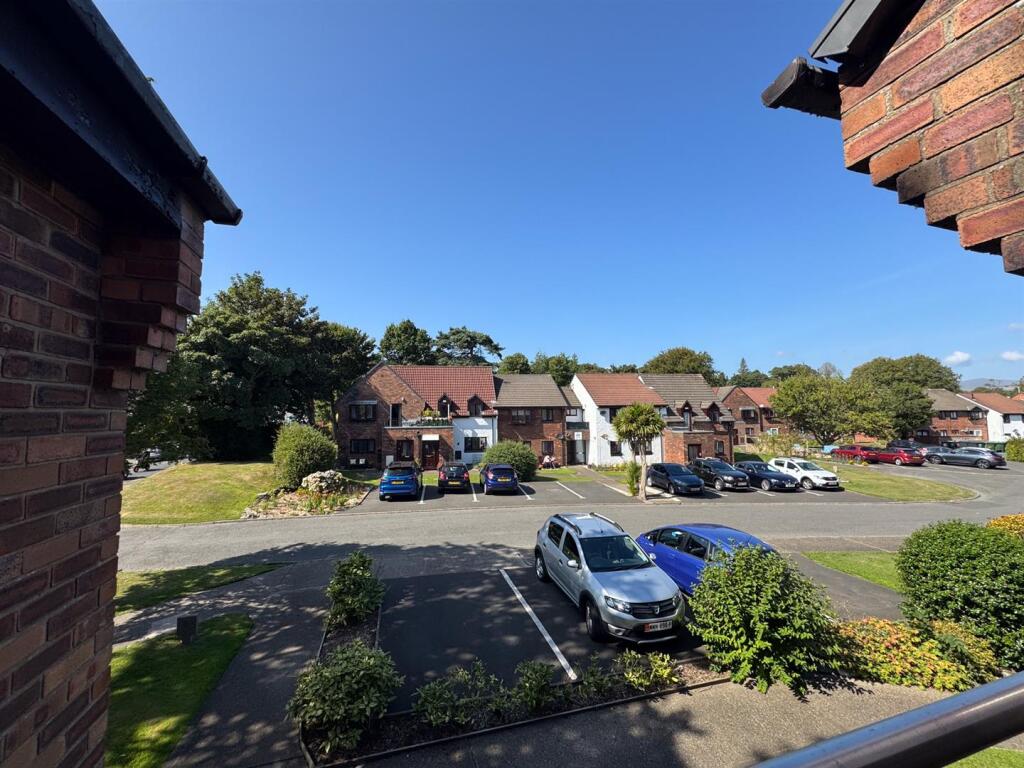 Apartment in Douglas, Willaston - View 2