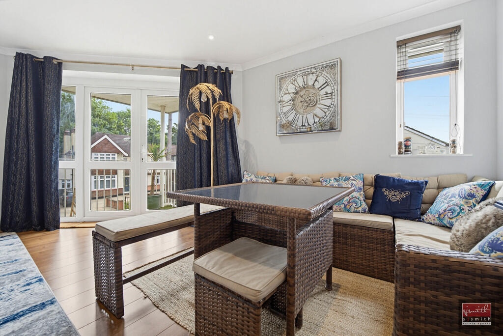 Budebury Road, Staines-upon-Thames, Surrey TW18 photo 4