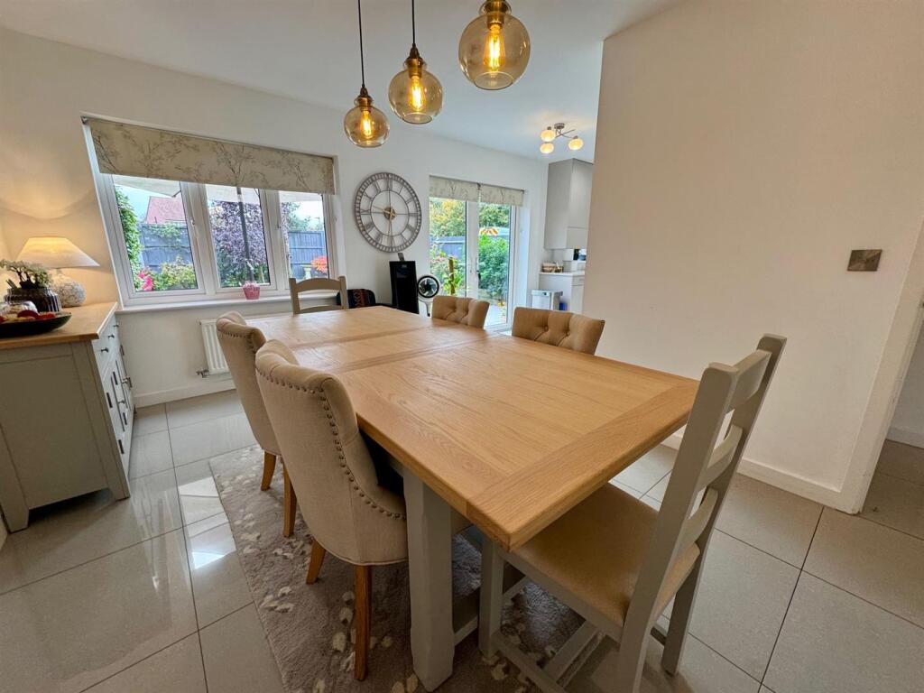 Grangewood Park Avenue, Burnham-on-Crouch photo 4