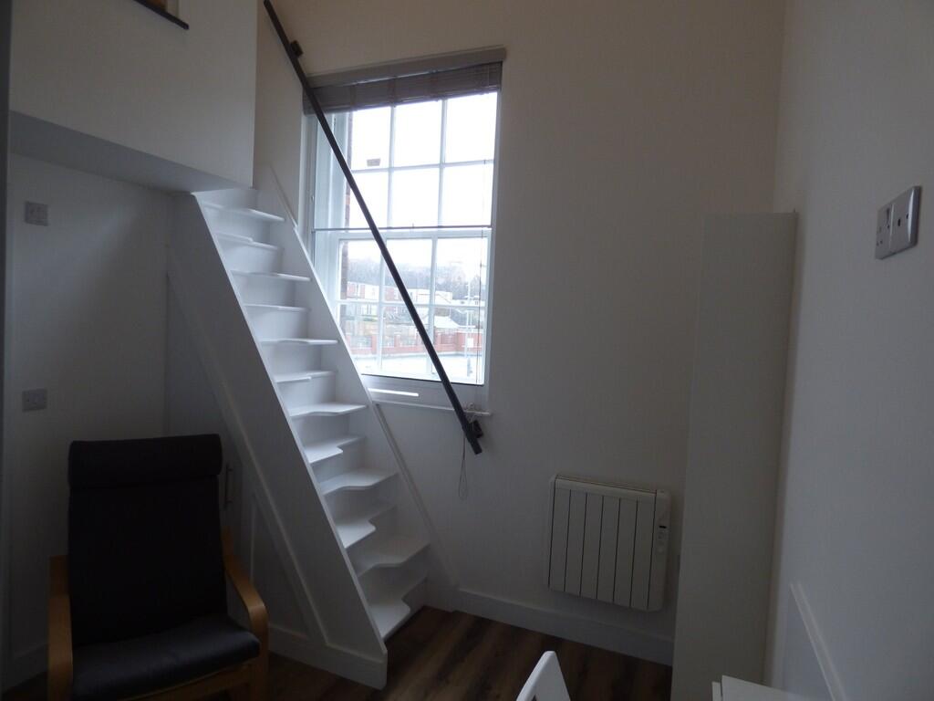 Apartment in Swindon - View 4
