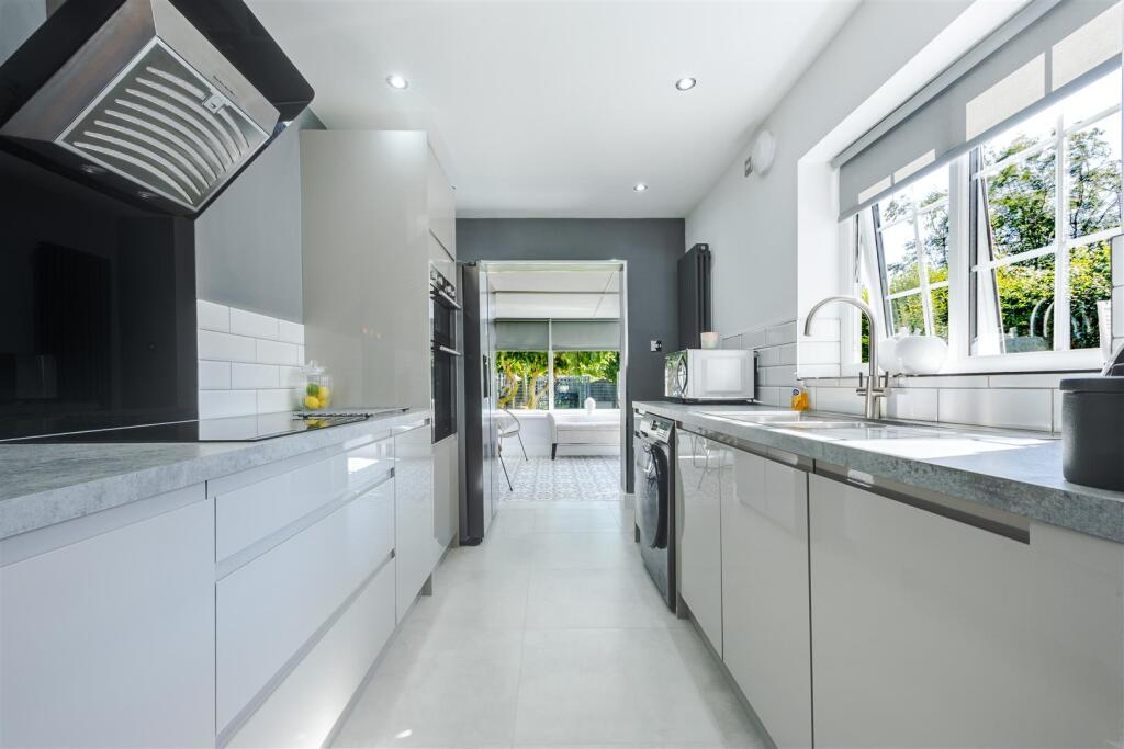 House in Doncaster - View 4