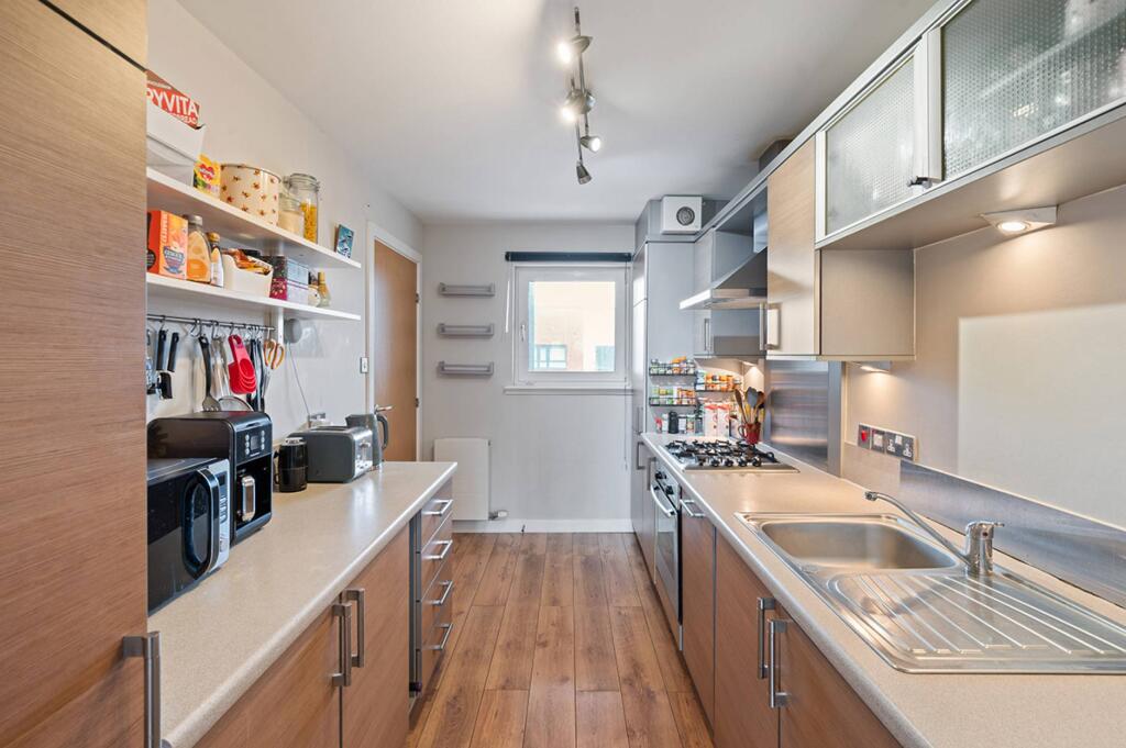 Apartment in Edinburgh, Leith - View 5