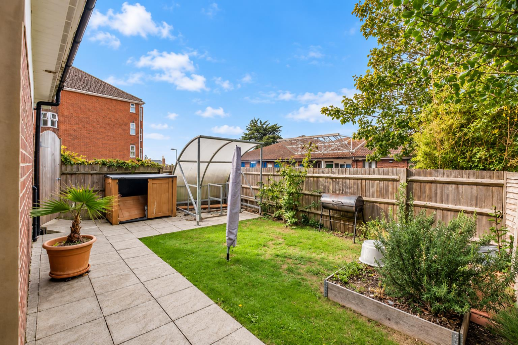 Apartment in St Leonards-on-Sea, St Leonards Green - View 4