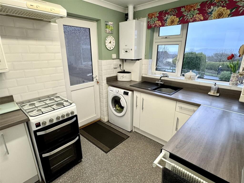 Rackclose Park, Chard, Somerset, TA20 photo 3