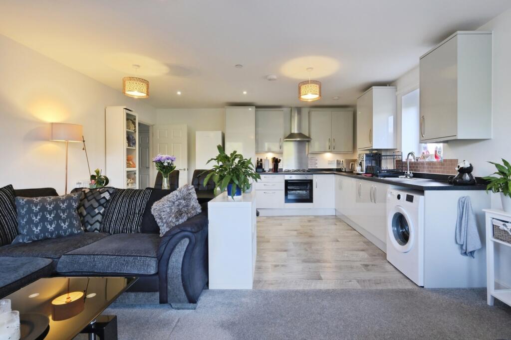 Huxley Drive, ALRESFORD, Hampshire, SO24 photo 2