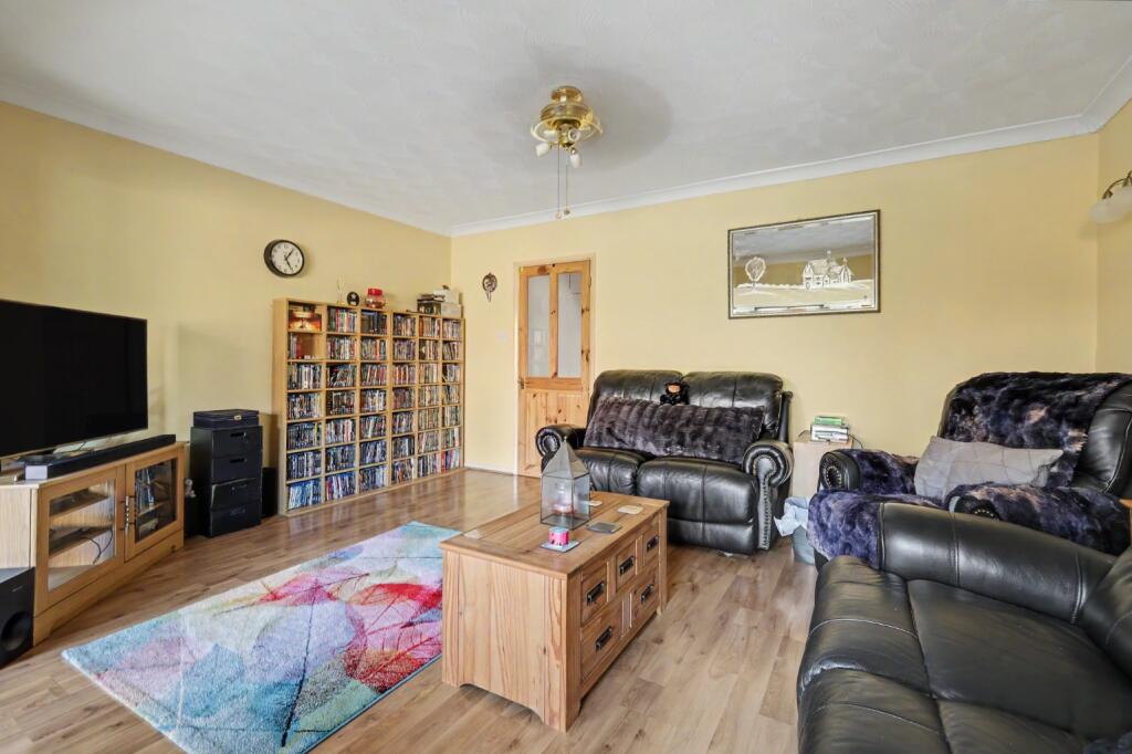 House in Thurrock, Essex - View 5
