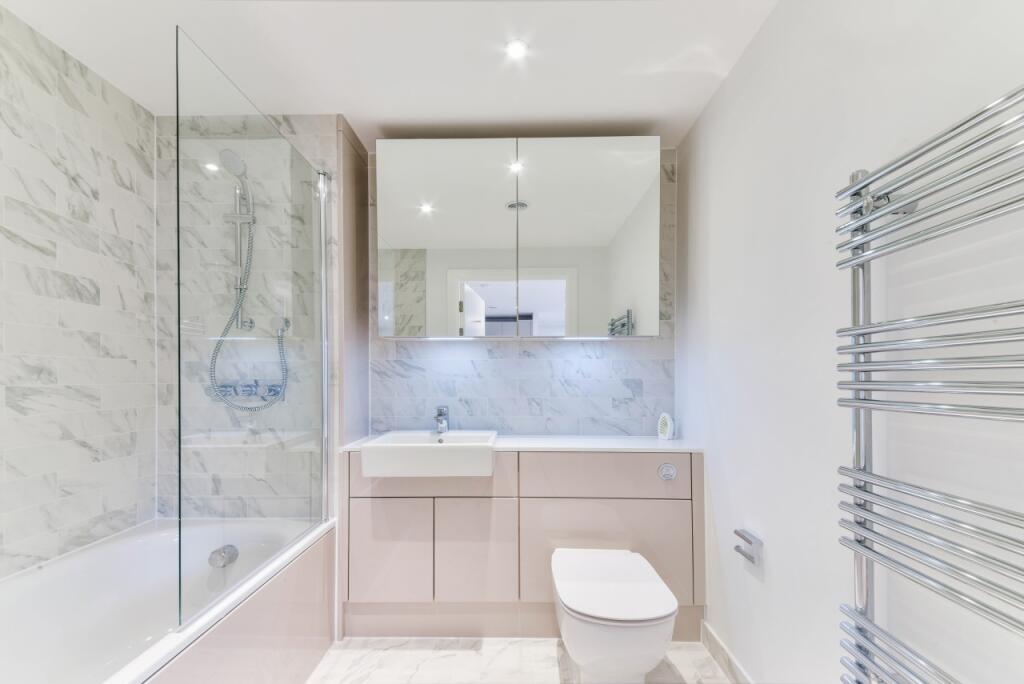 Apartment in London - View 5