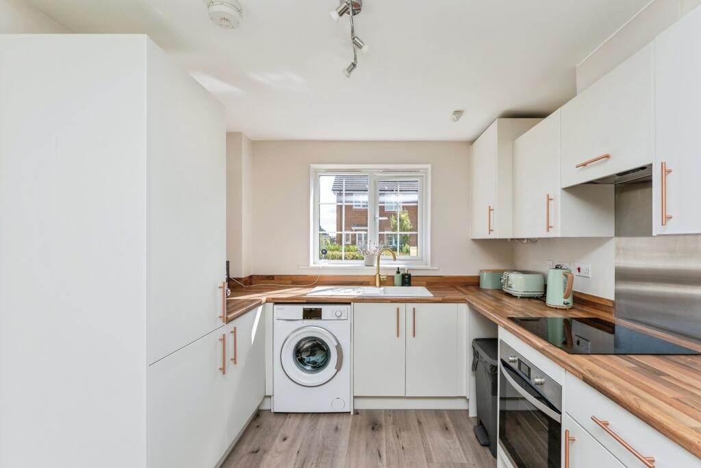 House in Chester, Ellesmere Port - View 5