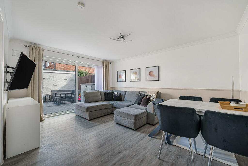 Apartment in Tonbridge - View 3