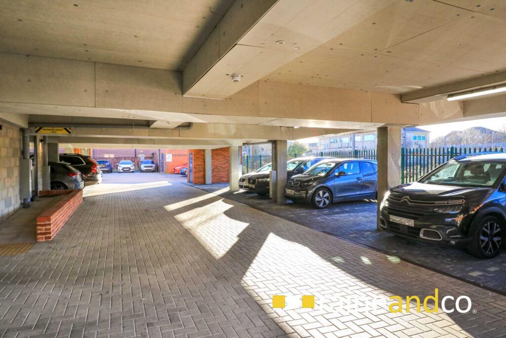 Great North Road, Old Hatfield photo 5