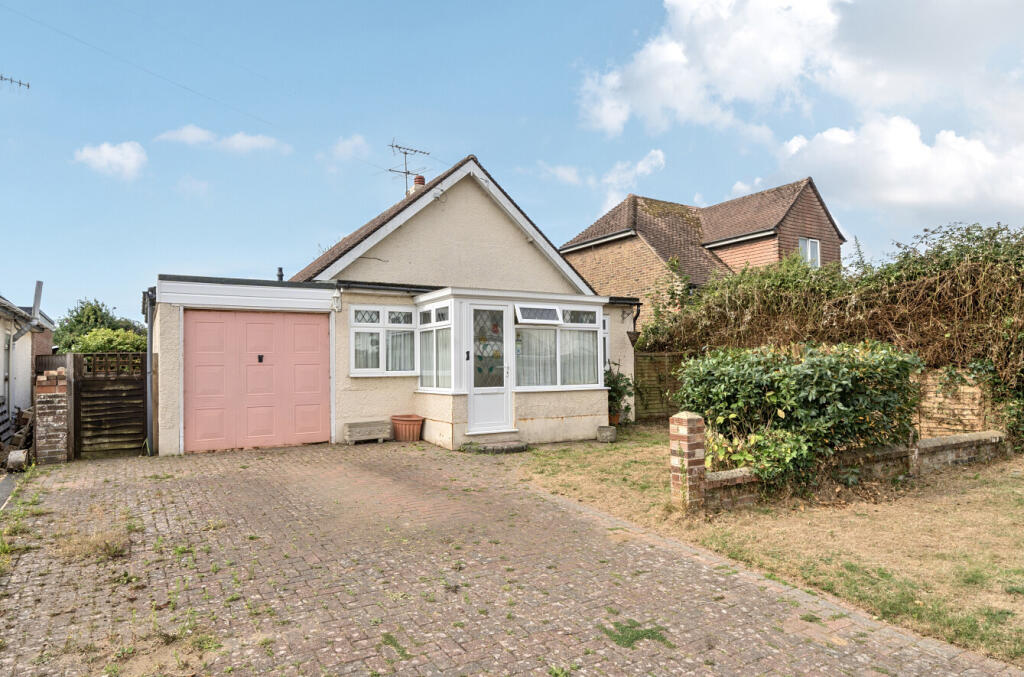 2-bed bungalow on Ancton Way, Elmer, Bognor Regis, £375,000