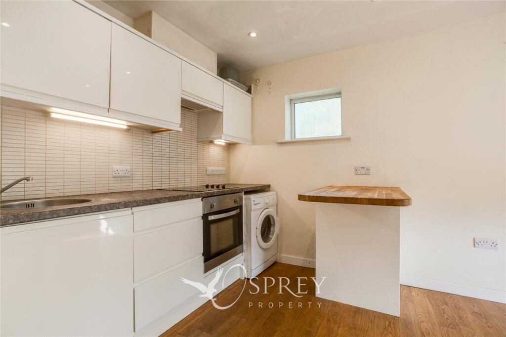 Apartment in Leeds, West Yorkshire - View 5