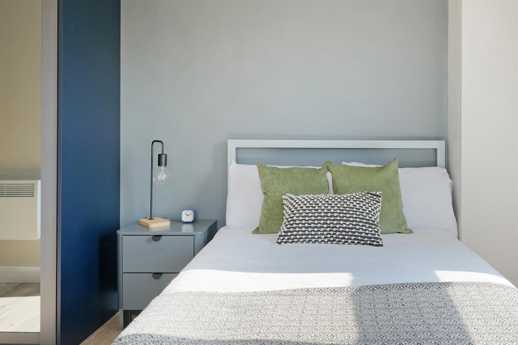 Apartment in Sheffield, South Yorkshire - View 5