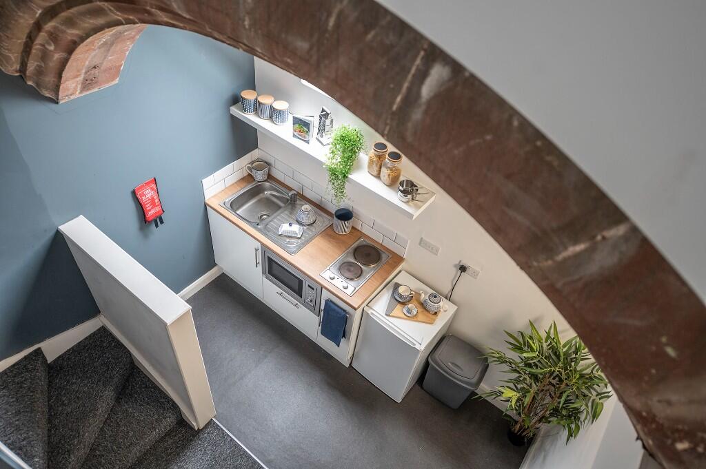 Main image of property: Edge Lane, Liverpool, L7 5NA