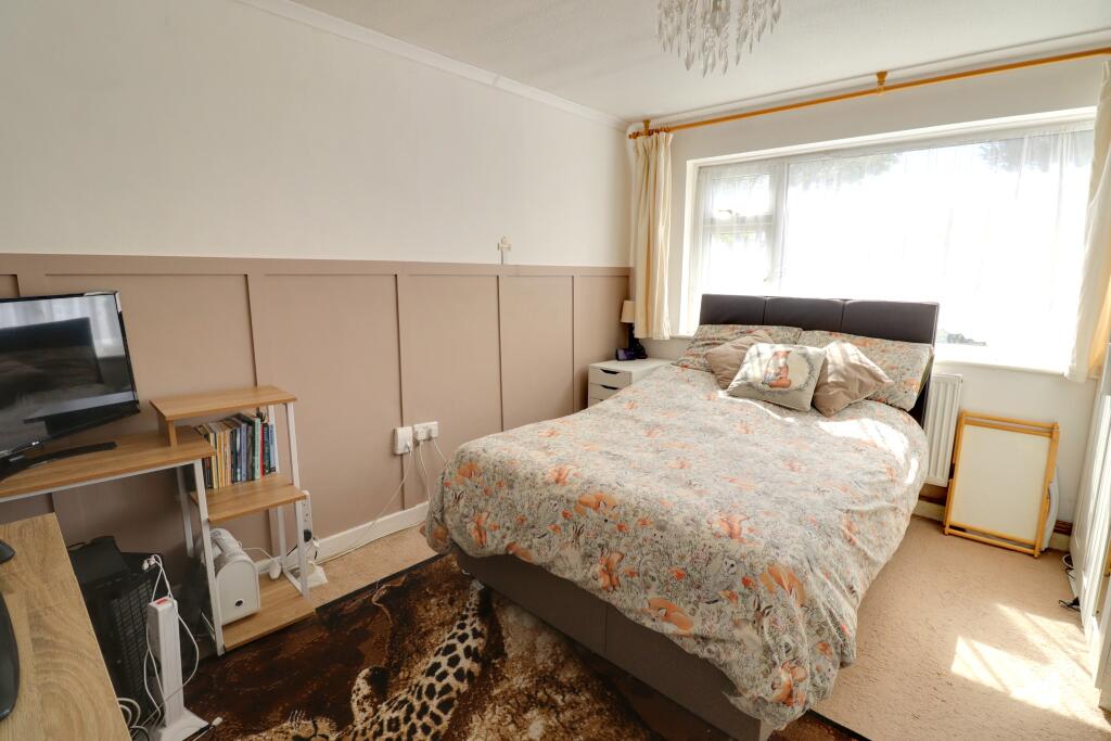 House in Havant, Hampshire - View 5