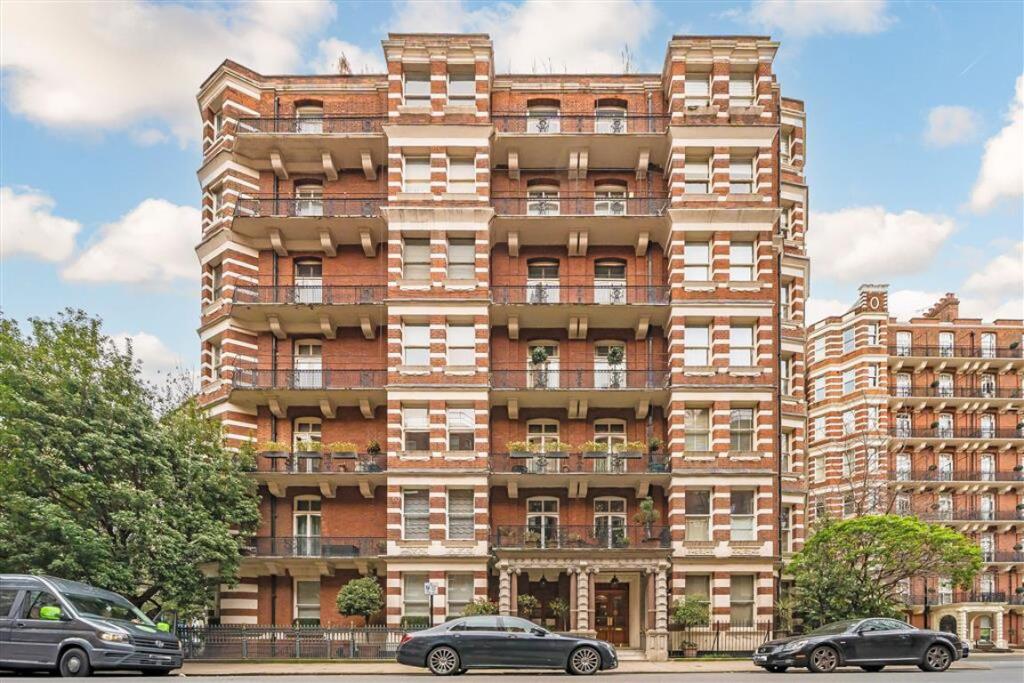 Main image of property: Ashley Gardens, Westminster