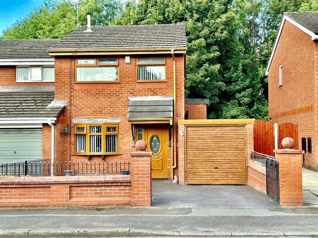 Main image of property: Graver Lane, Manchester