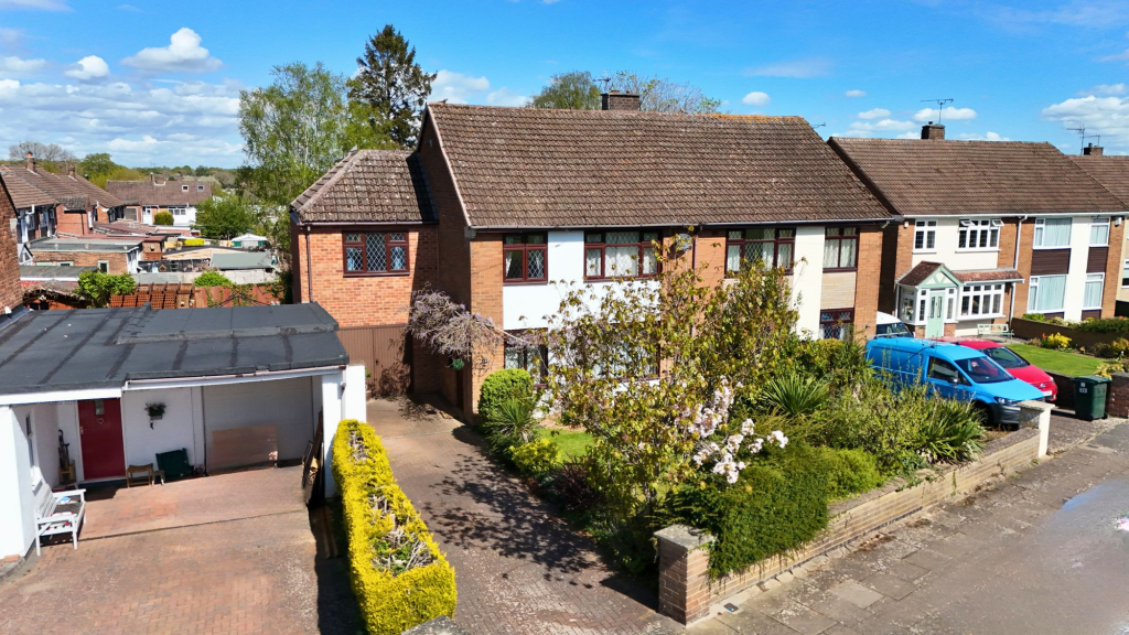 Main image of property: Parkwood Lane, Westwood, CV4