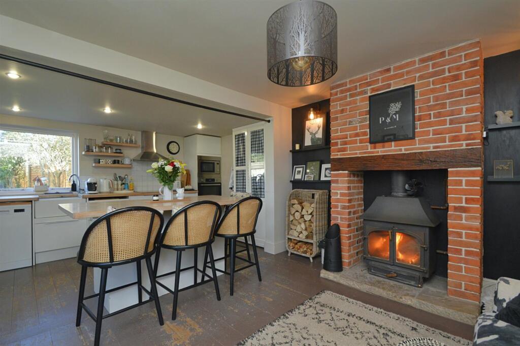 Charming Cottage * Whitwell photo 2