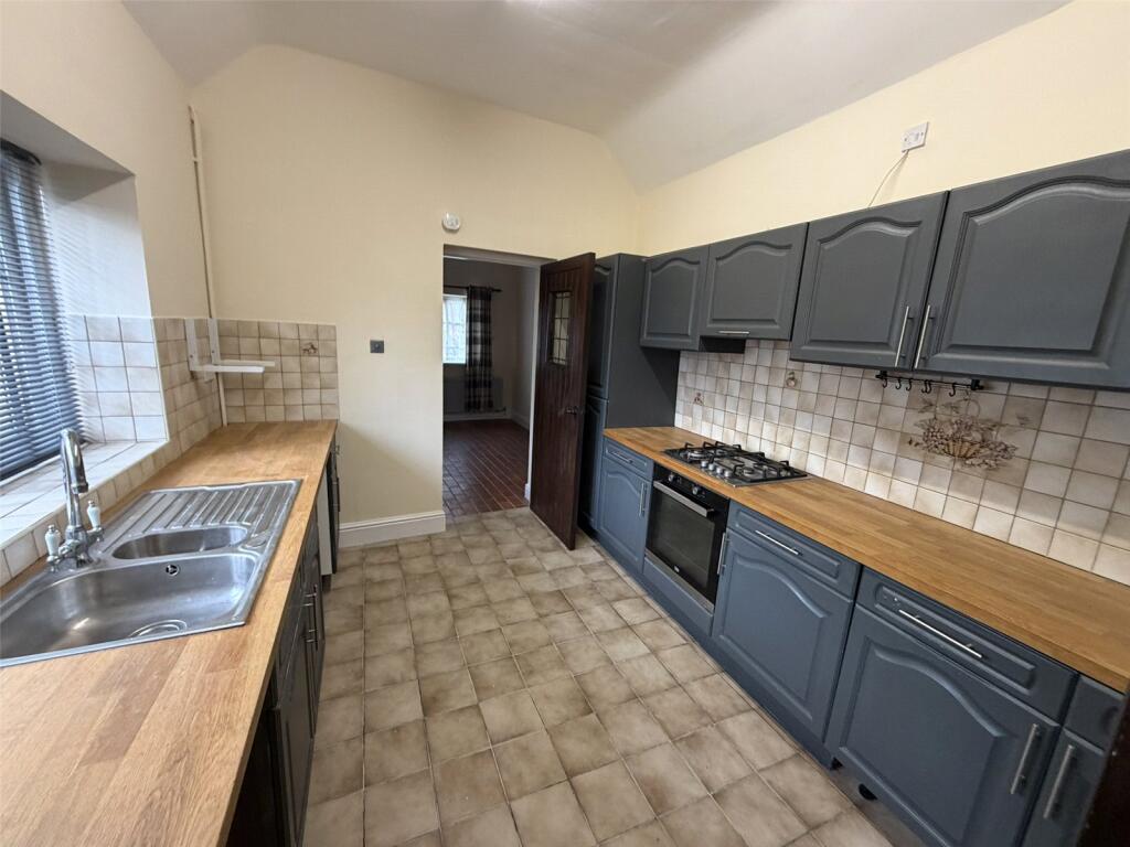 House in Newport, St. Woolos, Stow Hill - View 6