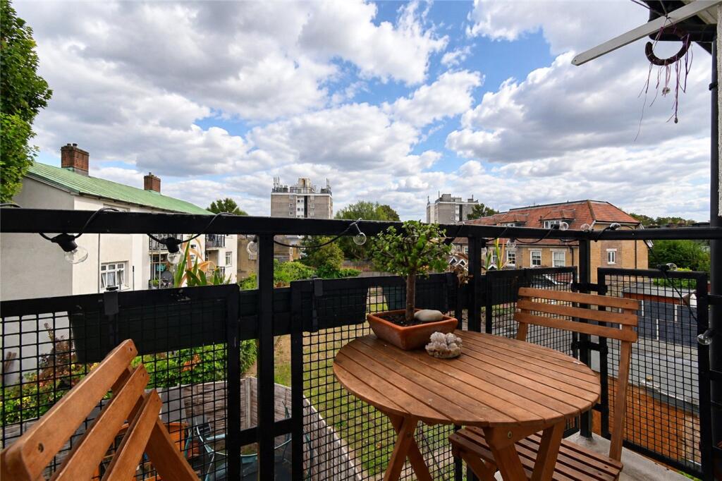 Apartment in London - View 4