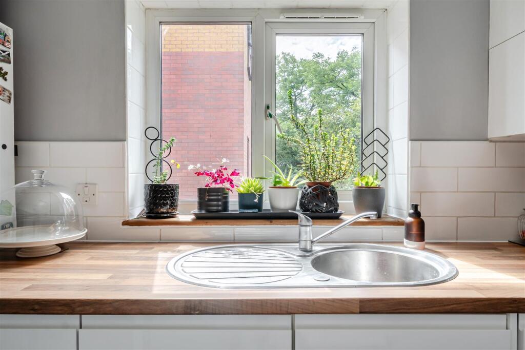 Apartment in Bristol, Three Lamps Estate, Totterdown - More