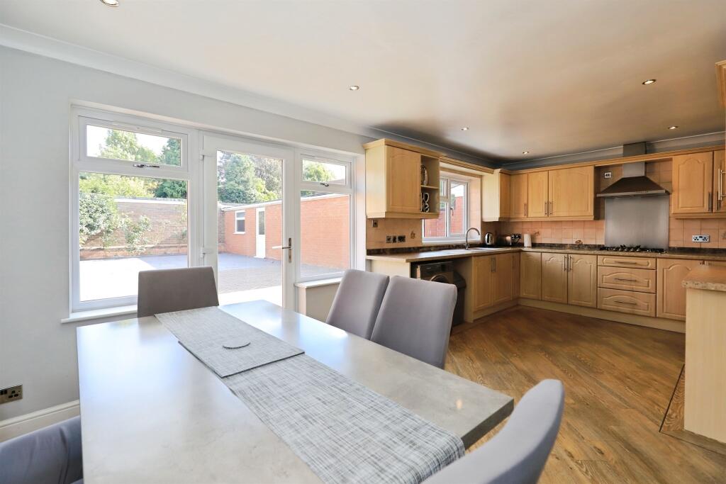 House in Wolverhampton, Tettenhall - View 5