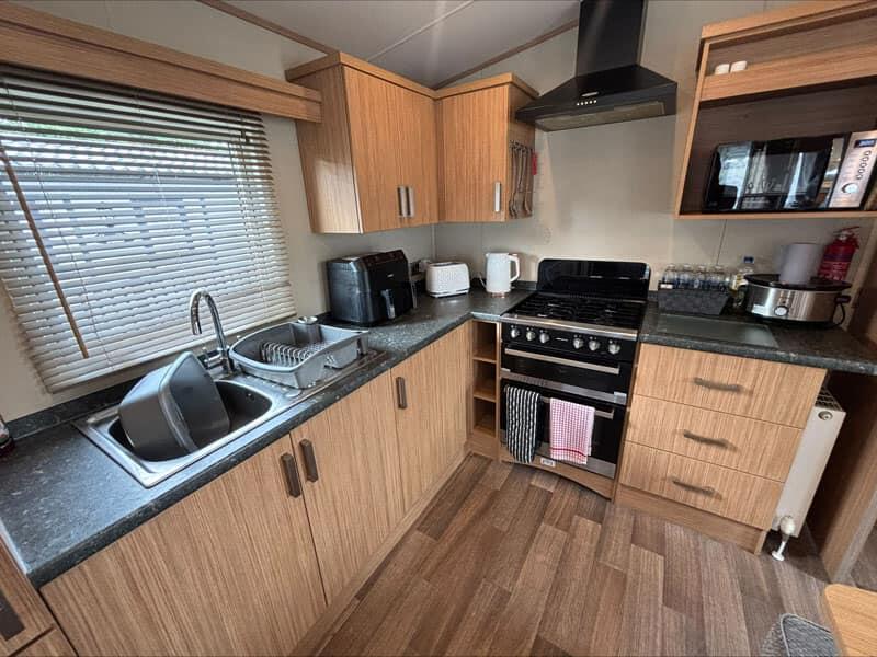 Three bed ABI Windermere, Caldecott Hall Country Park, Beccles Road, Fritton, Norfolk, NR31 9EY photo 5