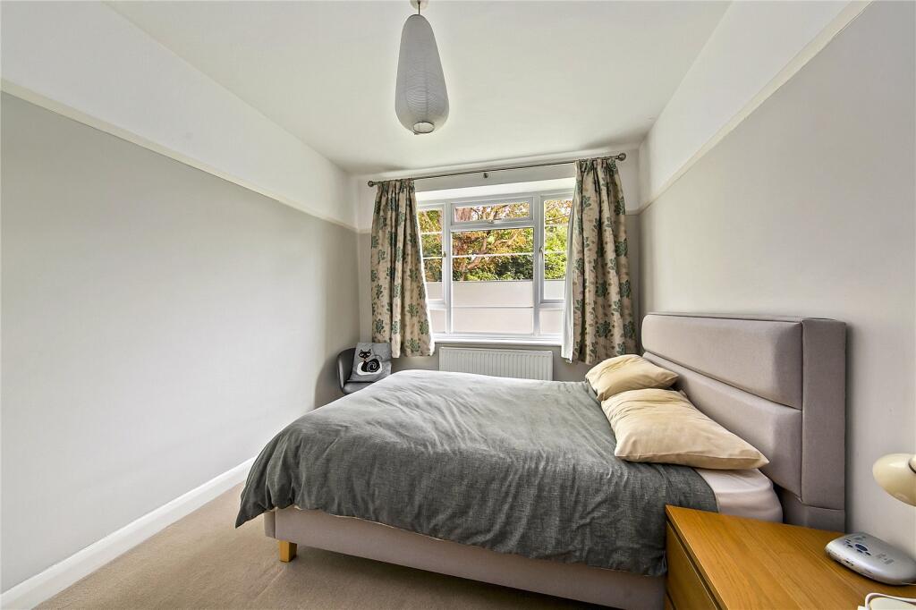 Apartment in Twickenham - View 3