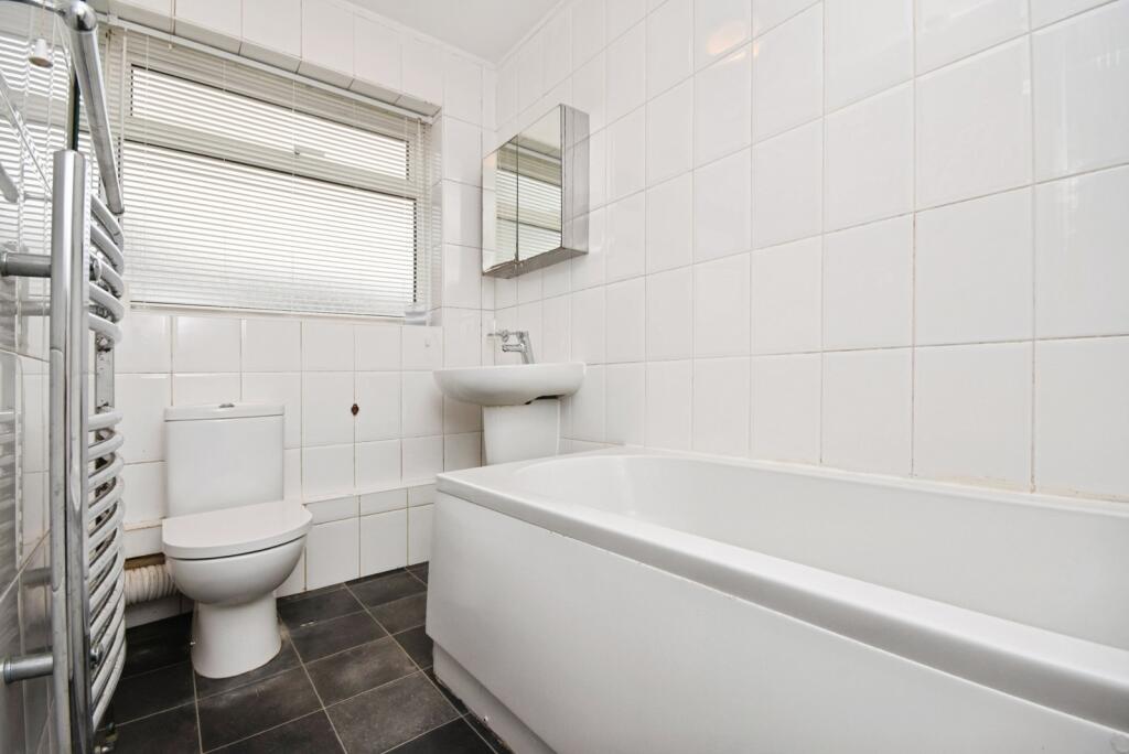 Apartment in Chelmsford - View 5