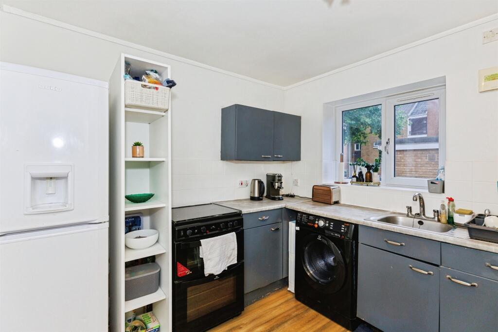 Apartment in Northampton - View 3