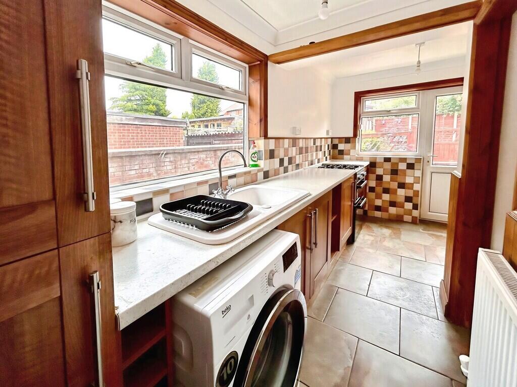 House in Mansfield, Nottinghamshire - View 2