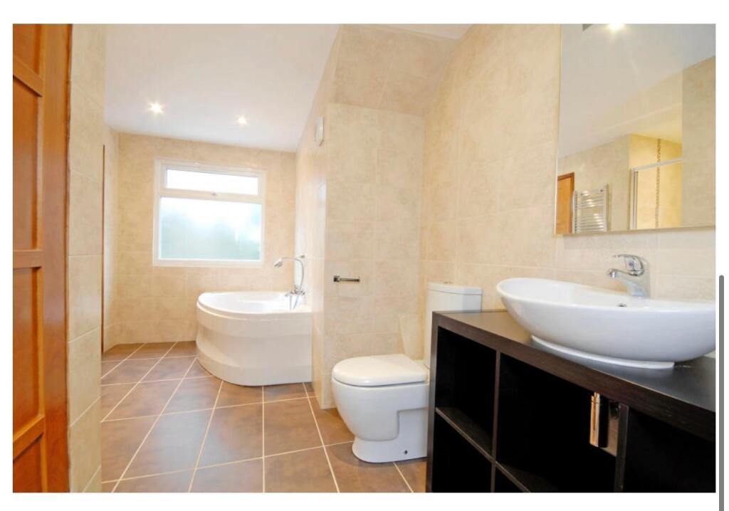 House in Harrow - View 4