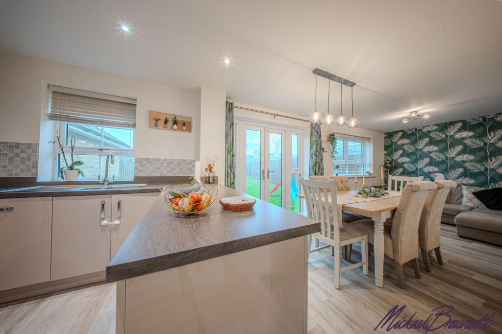 Clayton, Bradford, BD14 6FB photo 2