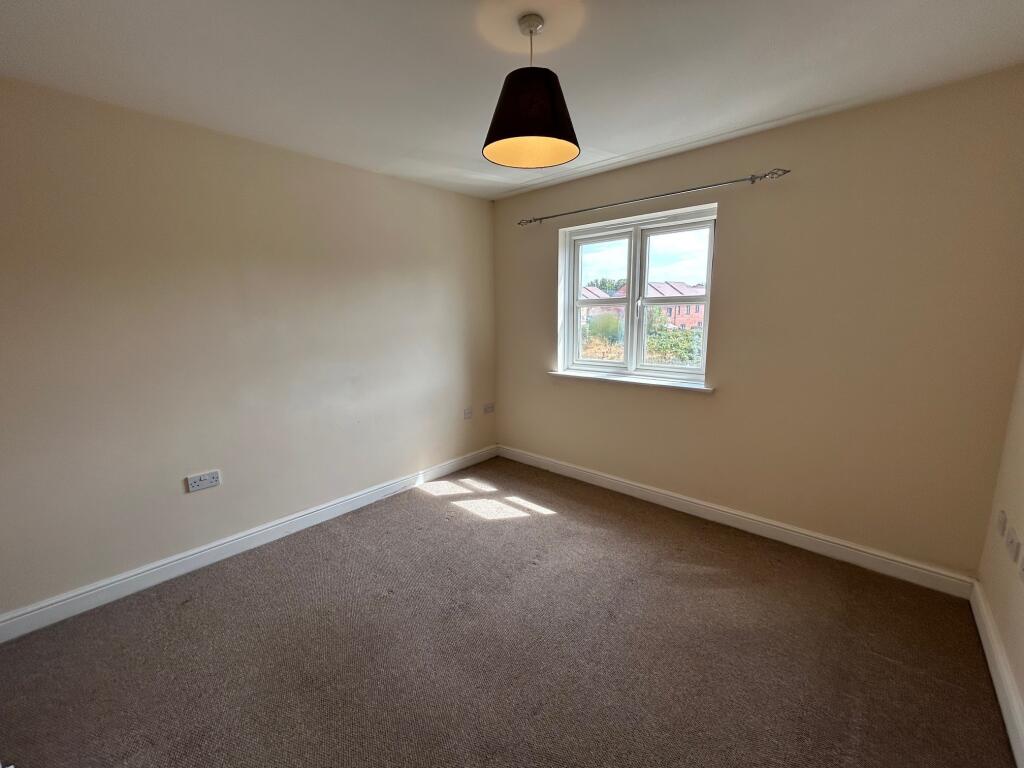 Apartment in Northampton, West Northamptonshire - View 4