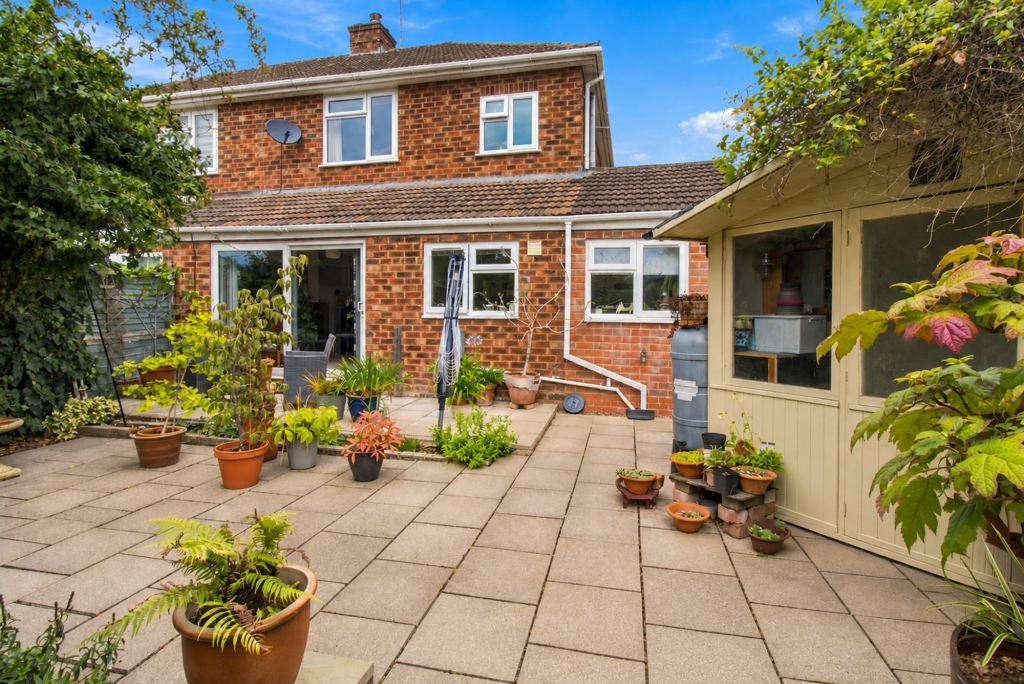 House in Worcester - View 4