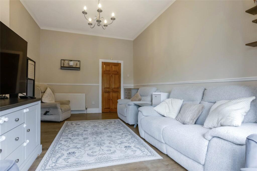 Apartment in Hamilton, Low Waters - More