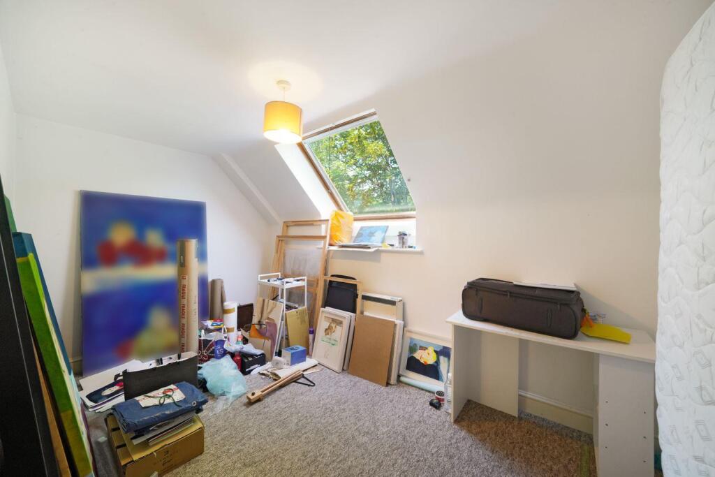 Apartment in London - More