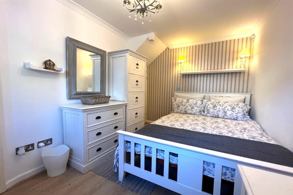 House in London - View 3