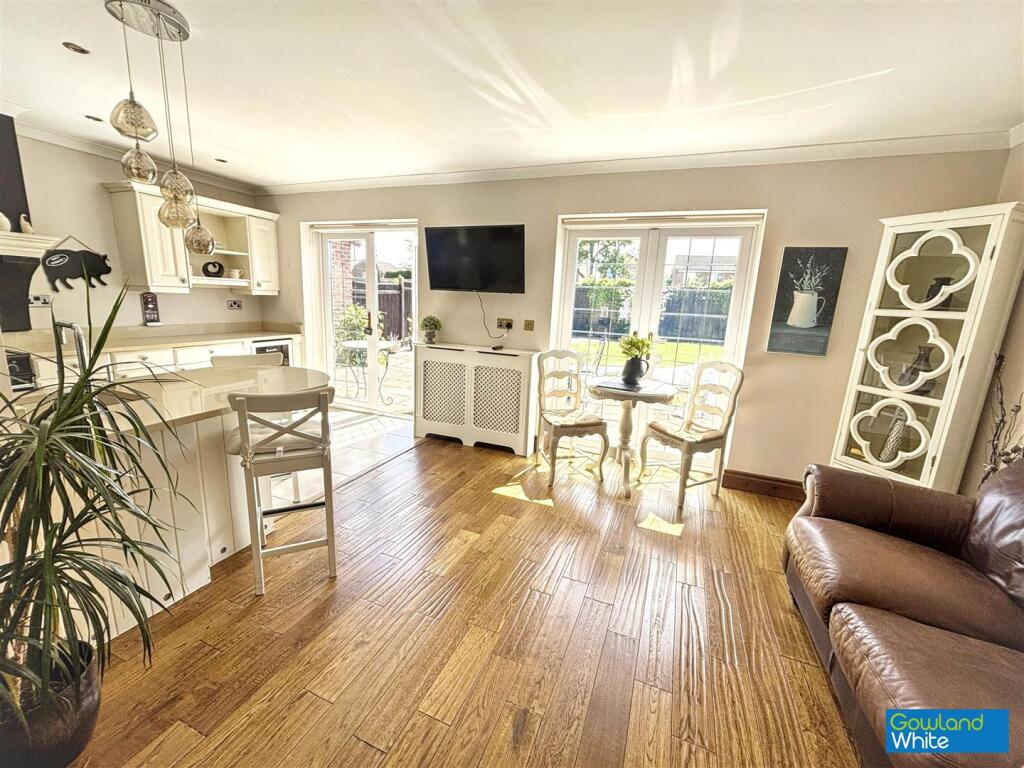 House in Yarm, Layfield, Stockton-on-Tees - More