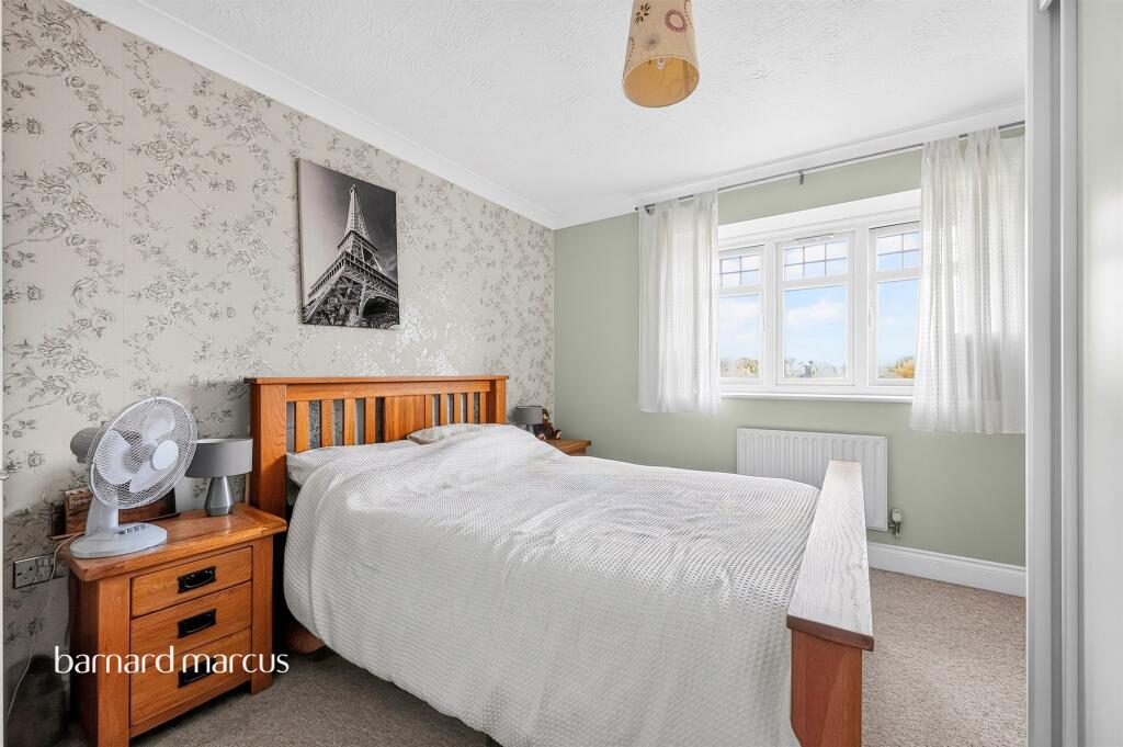 Apartment in Kingston upon Thames - View 5