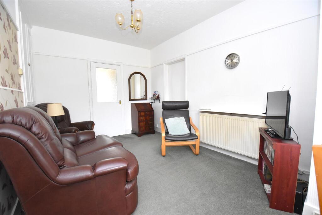 Feeches Road, Southend-On-Sea photo 4