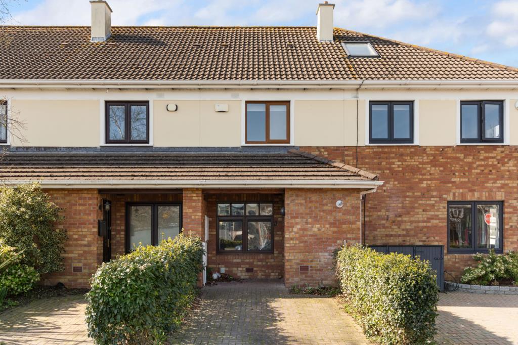 Main image of property: 27 Charlesland Grove, Greystones, Co Wicklow, A63RD62