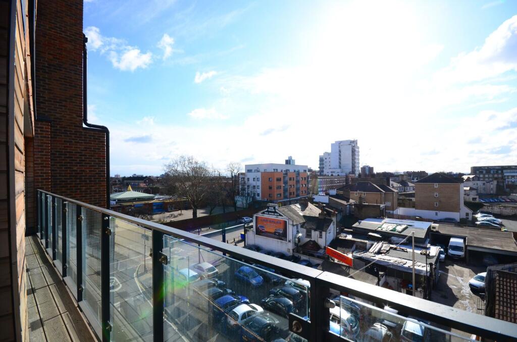 Apartment in London - View 5