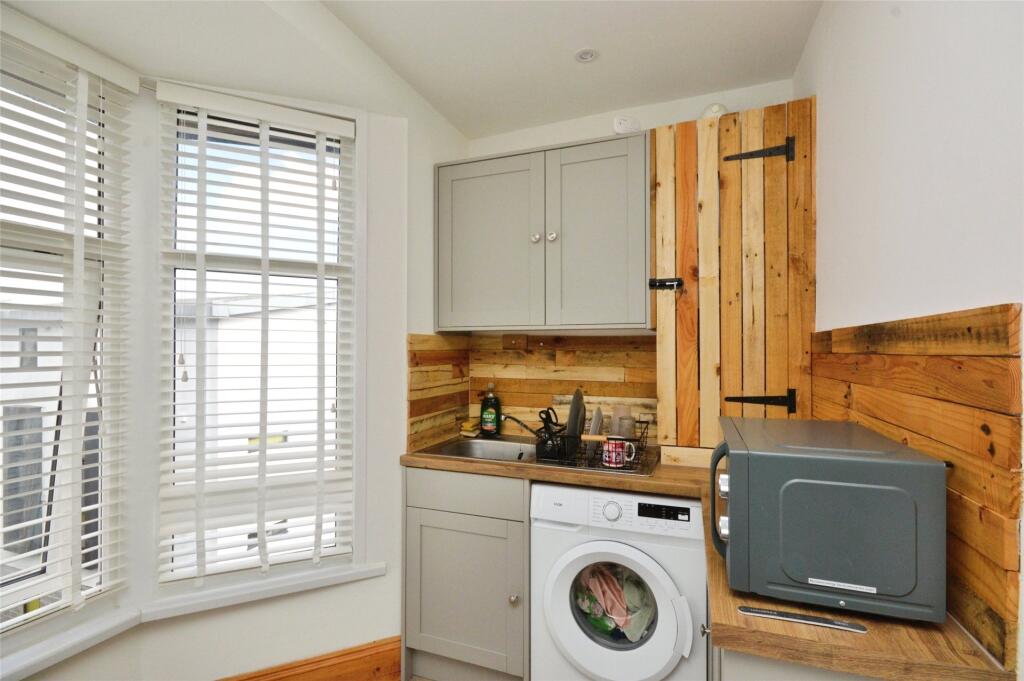 Apartment in Plymouth, St. Judes - More