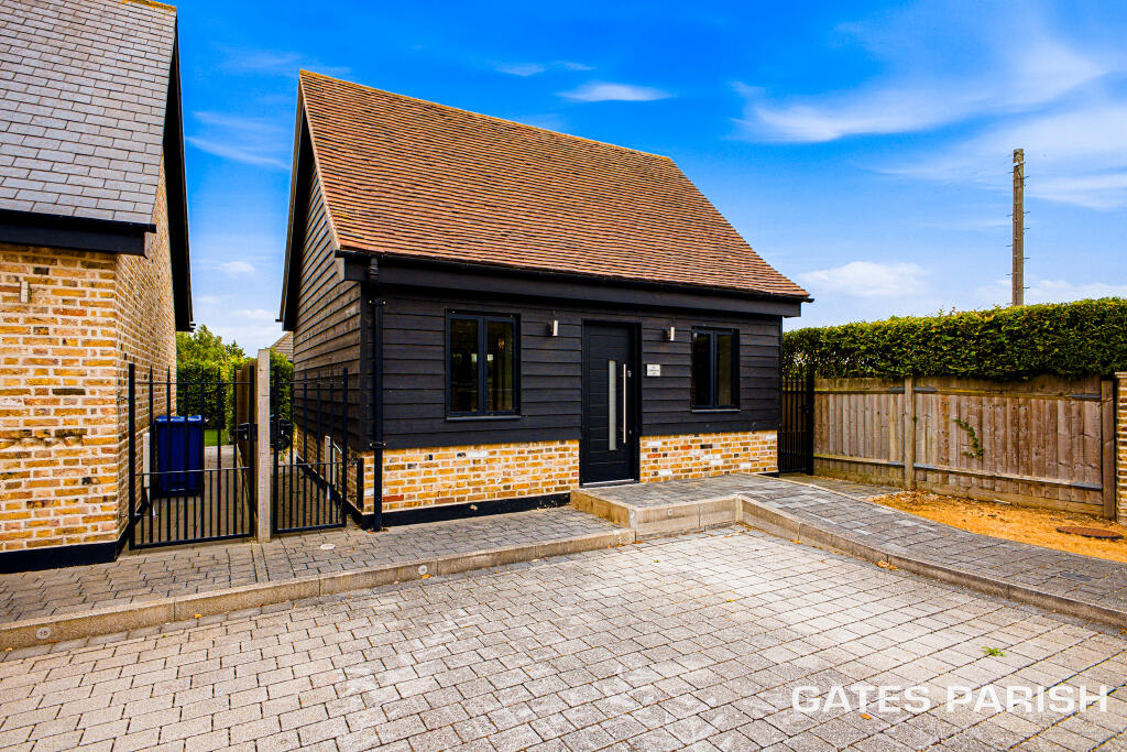 Main image of property: Dennises Lane, South Ockendon, RM15