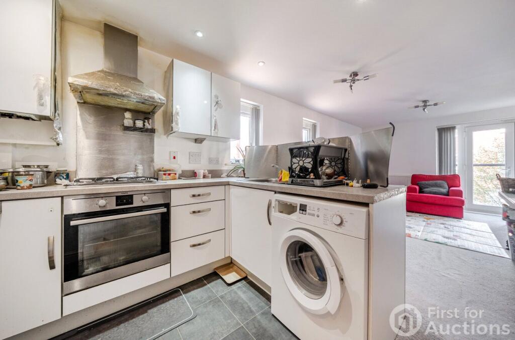 Apartment in Slough - View 4